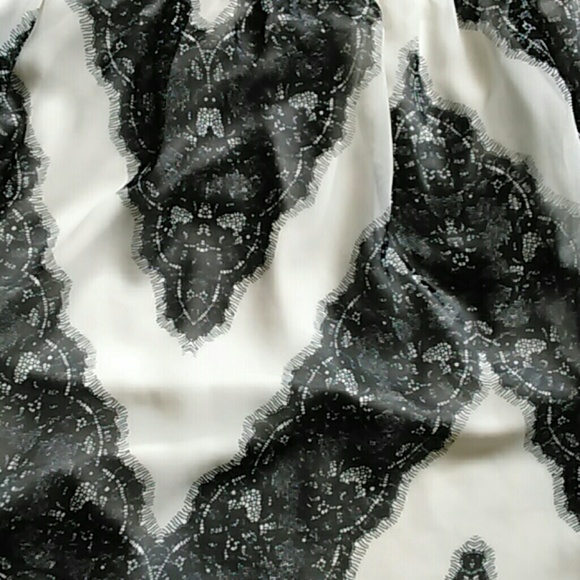 MAURICES CHIFFON MATERIAL SHORT SKIRT SIZE XS - Picture 2 of 4