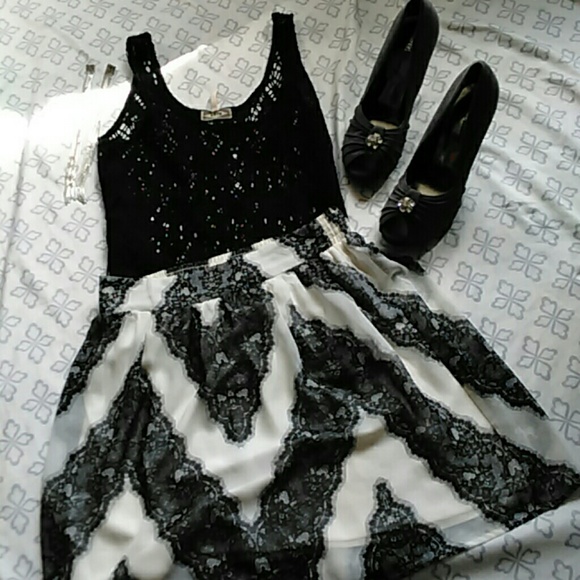 MAURICES CHIFFON MATERIAL SHORT SKIRT SIZE XS - Picture 3 of 4