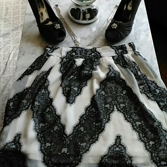 MAURICES CHIFFON MATERIAL SHORT SKIRT SIZE XS - Picture 4 of 4