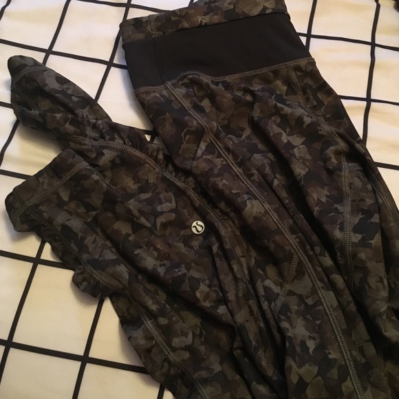 Lululemon Camo wk out pants