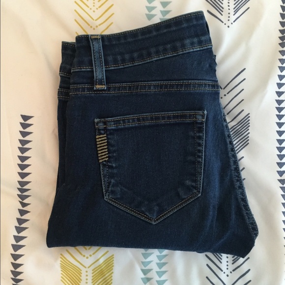 paige dark wash skinnies. - Picture 2 of 3