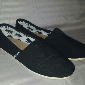 Toms