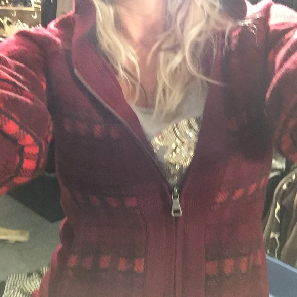 Sweater (bin 1)