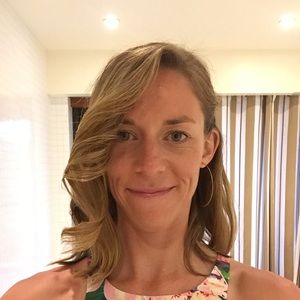 Meet your Posher, Hilary