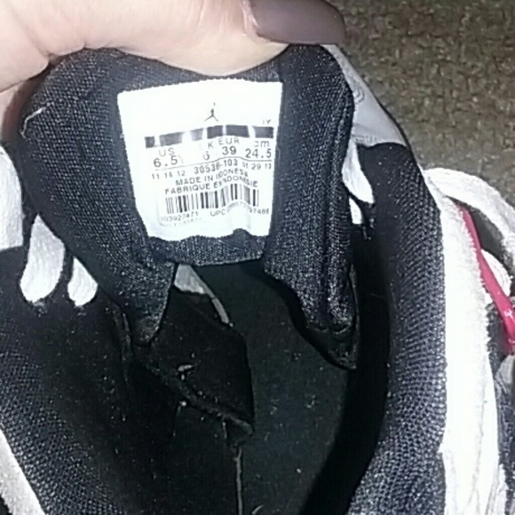 bugs bunny jordan retro 8's - Picture 4 of 4