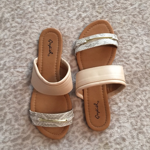 Qupid Sandals