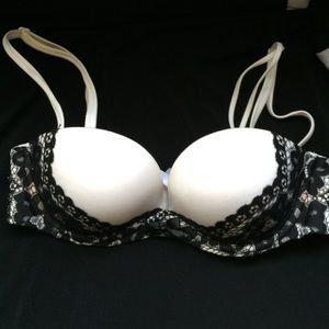 Victoria's Secret bra with strapless option