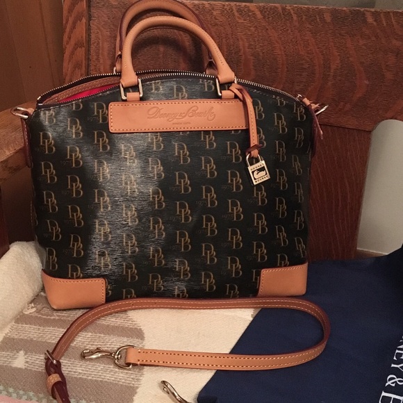 Dooney & Bourke 1975 Satchel ⬇️Reduced🔽