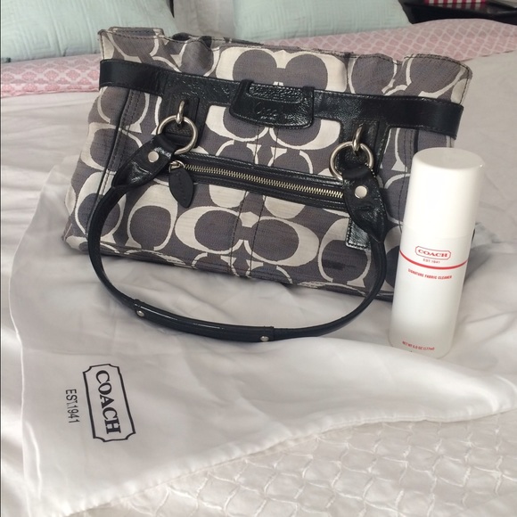 Coach Signature Tote in grey/white