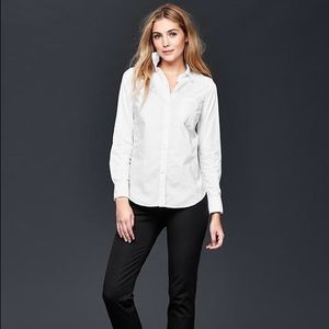 NWT • Fitted boyfriend Oxford shirt