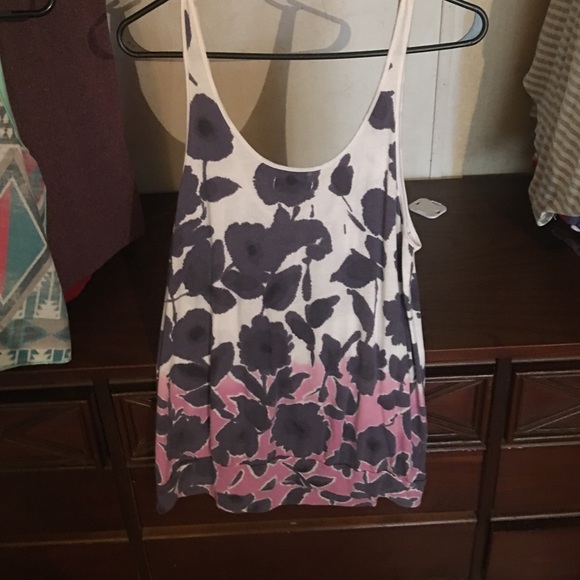✂️REDUCED✂️American eagle outfitters TANK ❣❣💕 - Picture 2 of 2