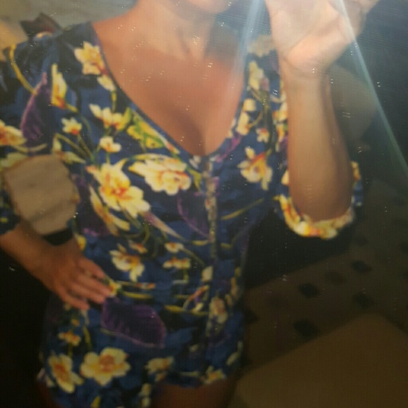Romper - Picture 3 of 4