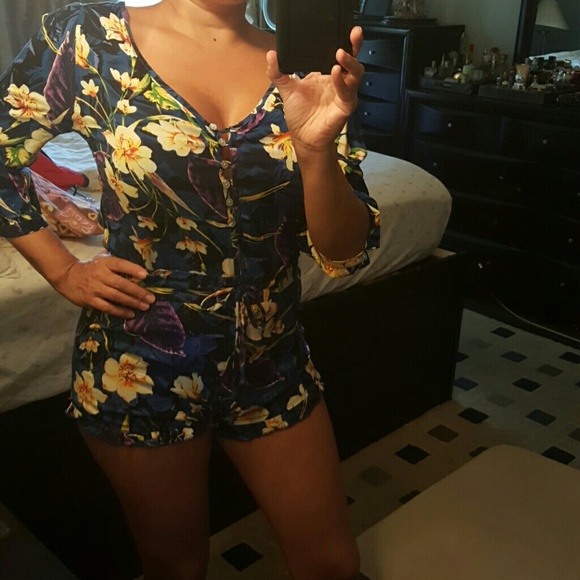 Romper - Picture 4 of 4