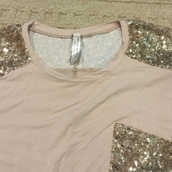 Flowy long sleeve sequin top - Picture 2 of 3
