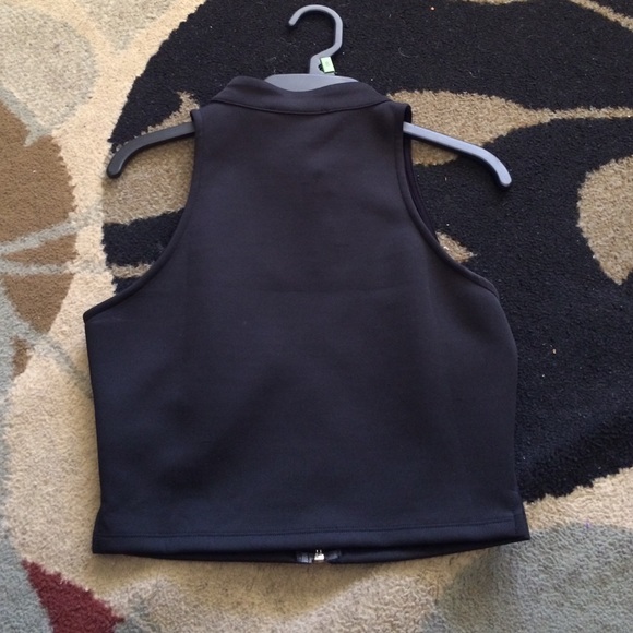 Zip up black crop top - Picture 3 of 3