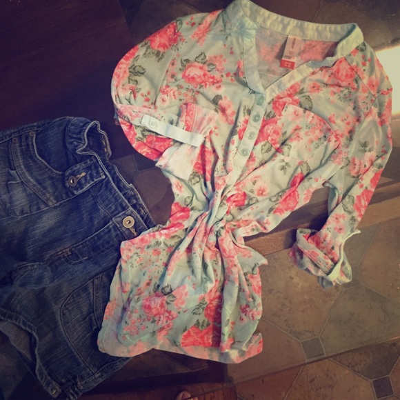 Floral pullover shirt