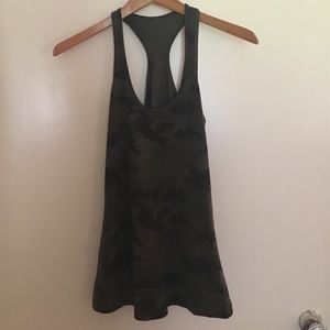 Lululemon camo print racer back tank top size 4