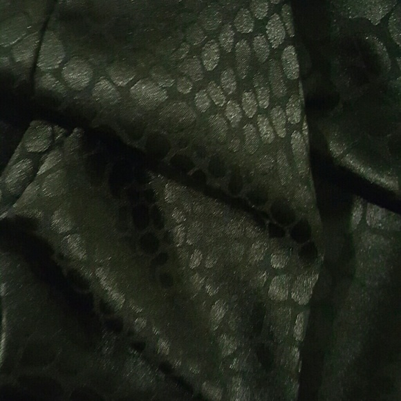 🛍 4/$20 - Black Dress Size 5 LBD - Picture 2 of 2