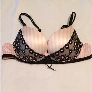 Victoria's Secret Very Sexy Push-up bra