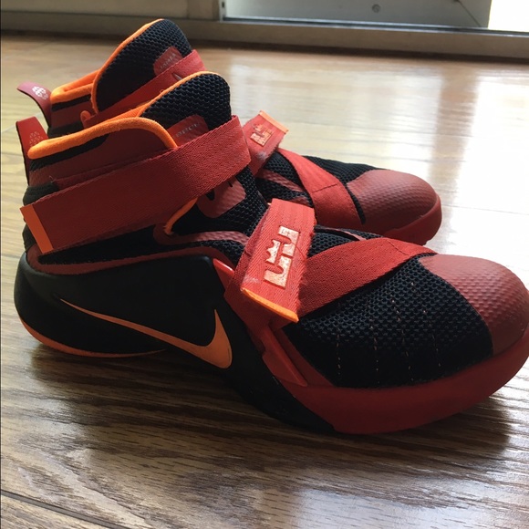 Lebron Nike tennis