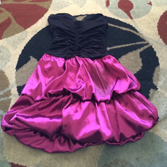 Short fushia and black dress - Picture 2 of 3