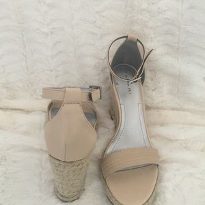 Eli Tahari    Nude wedges