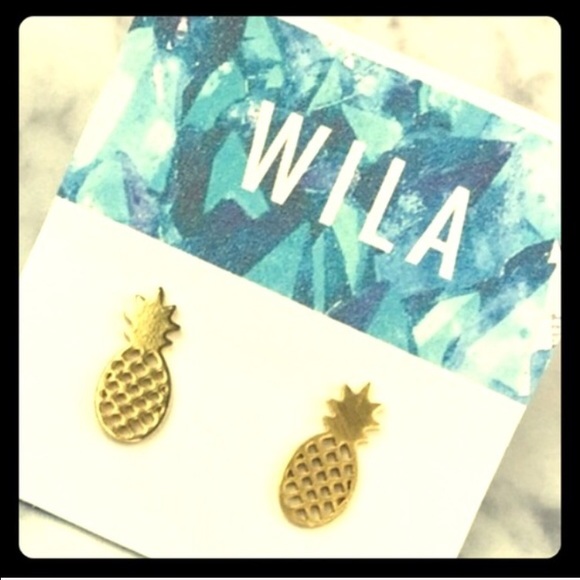 16k Gold Plated Pineapple stud earrings