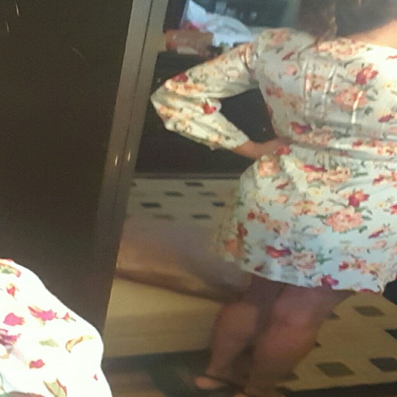 Dress - Picture 2 of 4