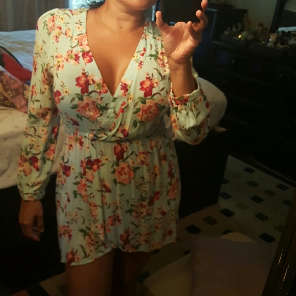 Dress - Picture 3 of 4
