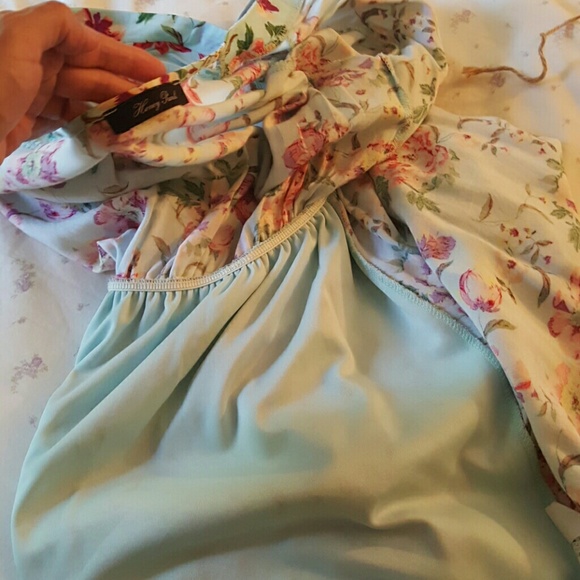 Dress - Picture 4 of 4