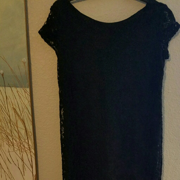 Long black lace dress. Size L. Lined to knee.