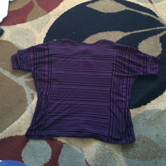 Purple and black stripped crop top - Picture 2 of 2