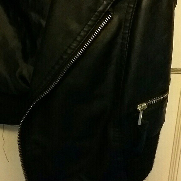 faux leather vest - Picture 3 of 4