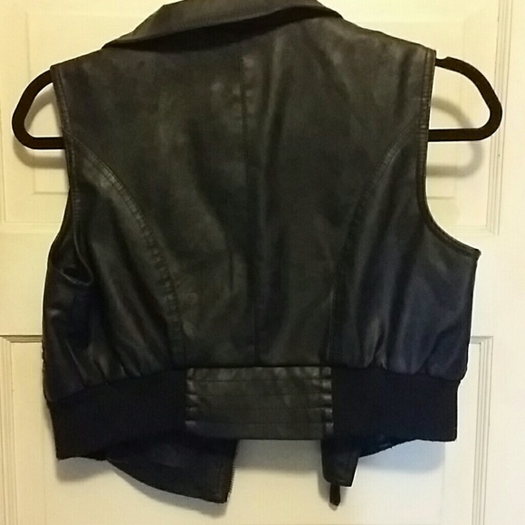 faux leather vest - Picture 4 of 4