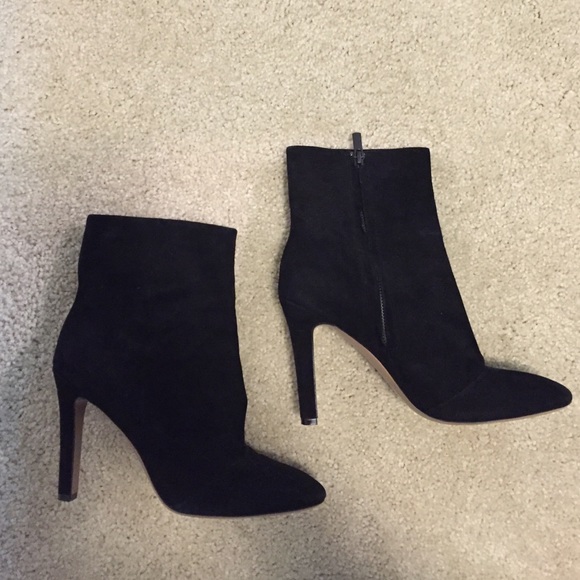 Black suede booties Elie Tahari size 9. Heel 4"