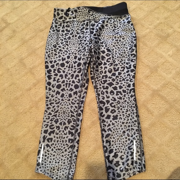 Nike crop leopard legging