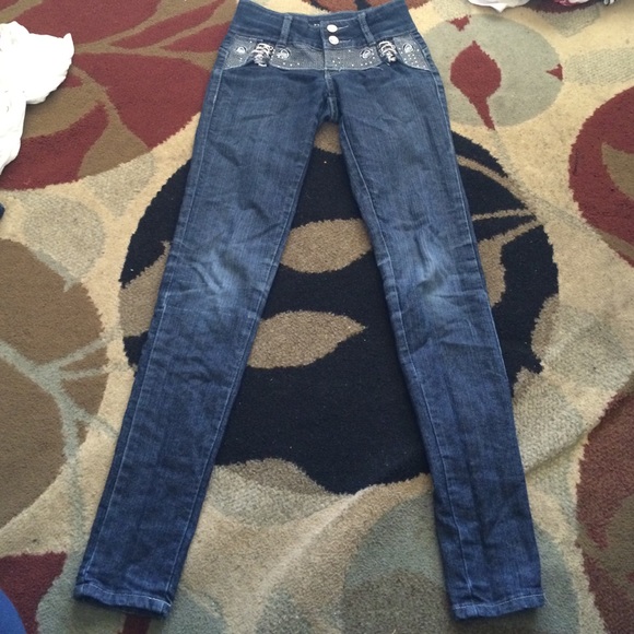 Dark wash skinny jeans