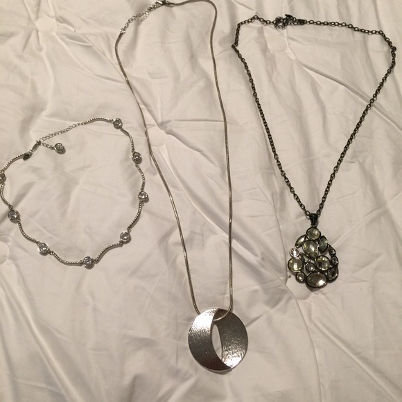 Lot of 3 Lia Sophia necklaces - Picture 1 of 3