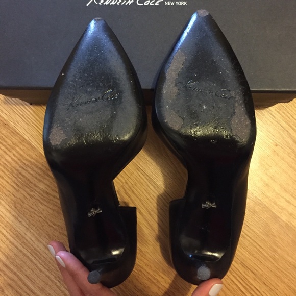Kenneth Cole black stilettos - Picture 4 of 5