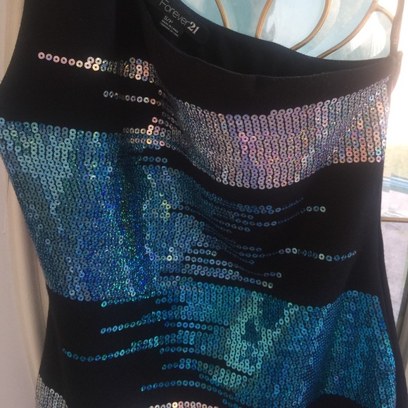 Forever 21 One Shoulder Dress. Size Small - Picture 4 of 4