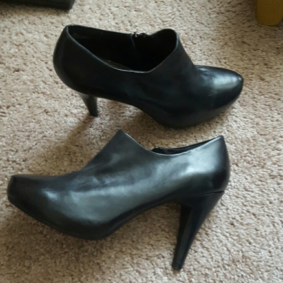 Black genuine leather booties!