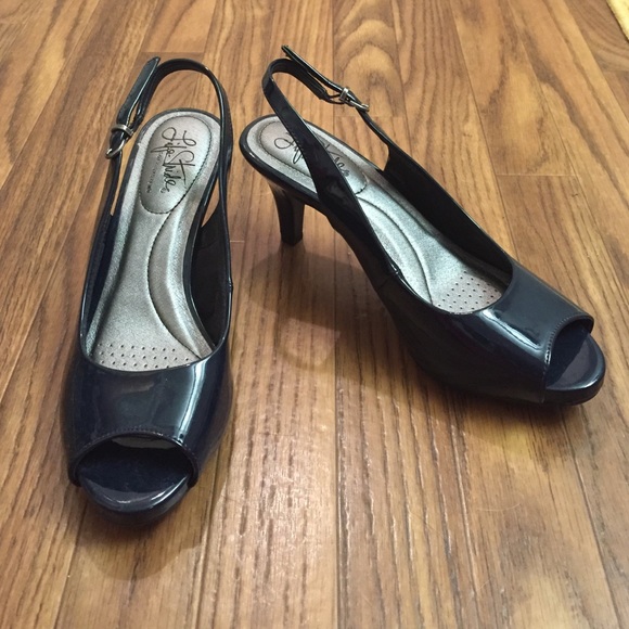 Women's Life Stride Navy patent heels