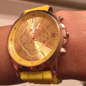 Gorgeous NWT Yellow Geneva