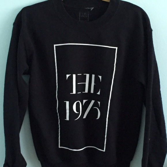 the 1975 crewneck