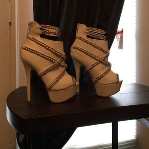 Ankle boots