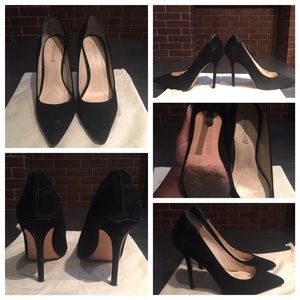 Boutique 9 black suede pointed toe pumps