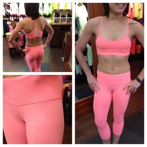 VGUC Lululemon Wunder Under crop, size 4