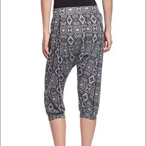 Zumba Aztec Harem Capri