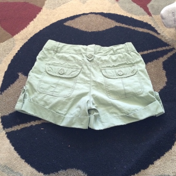 Olive green shorts - Picture 2 of 3