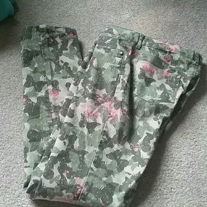Sale...EUC Juniors plus Butterfly Camp pants 16